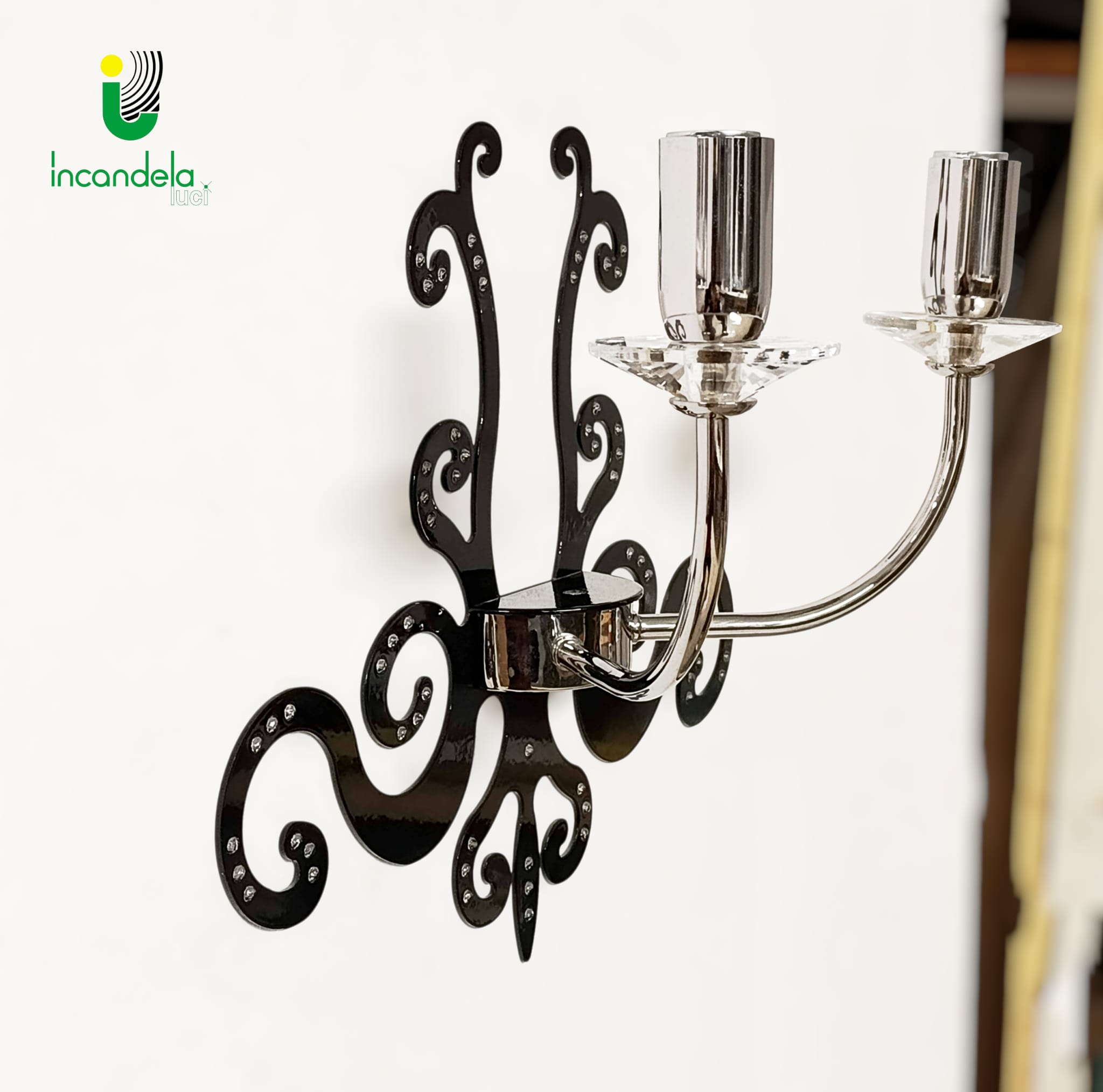 WhatsApp Image 2026-01-28 at 19.43.04 131 Applique di Gibas in ferro battuto e strass 2 x E14 - immagine 1